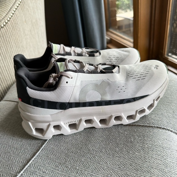 On cloud Monster - Picture 6 of 8